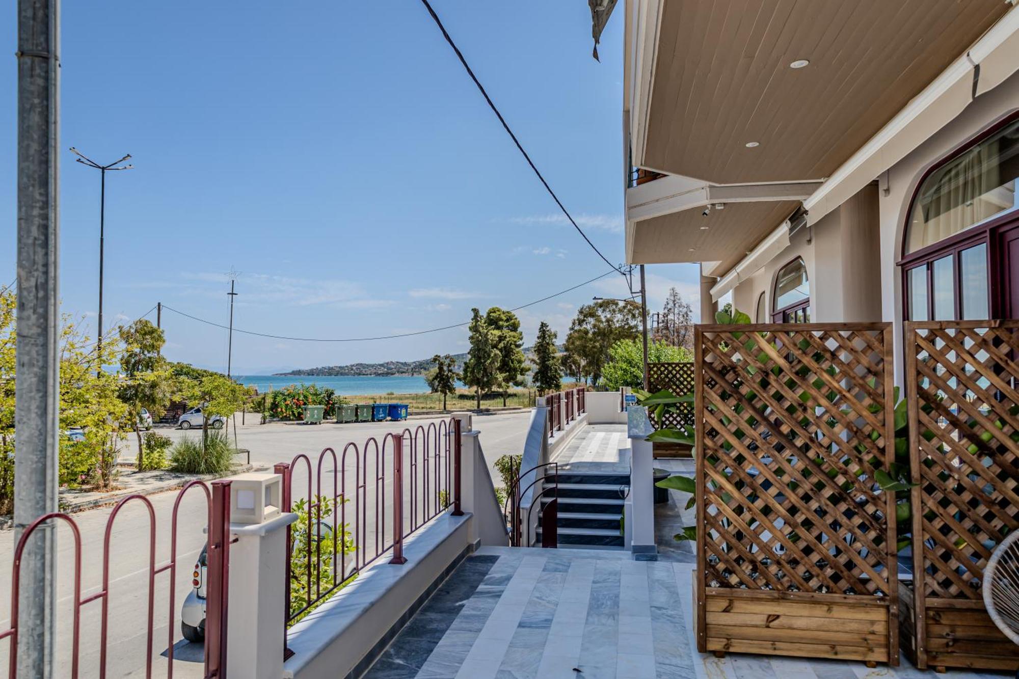 Take Me Here With A Sea View By Salt Apartments Волос Экстерьер фото
